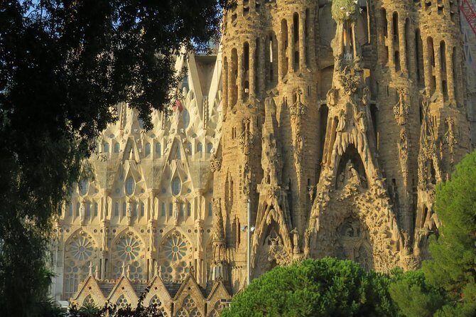 Sagrada Familia Exterior Free Tour: Stories, Secrets & Symbolism - The one-stop exterior walk: what you’ll actually see