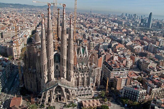 Sagrada Familia Guided Tour & Skip the Line Ticket in Barcelona - The 90-Minute Plan: What You’ll Do Inside the Basilica