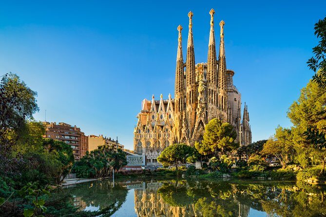 Semi-Private Barcelona Tour Gothic, Sagrada Familia & Park Guell - Key highlights you should care about